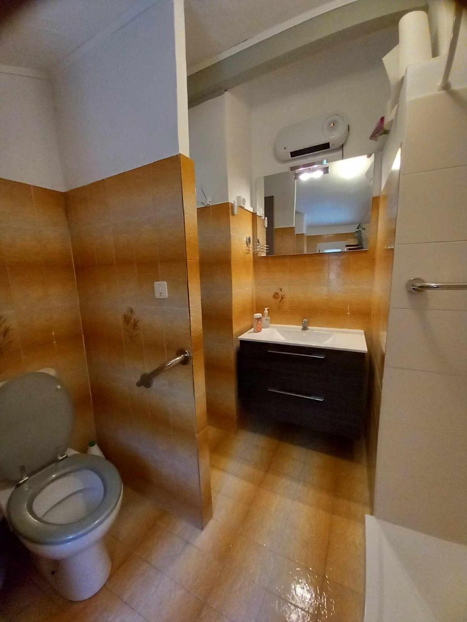 Chambre D Hote Les Heures Claires Истр Экстерьер фото